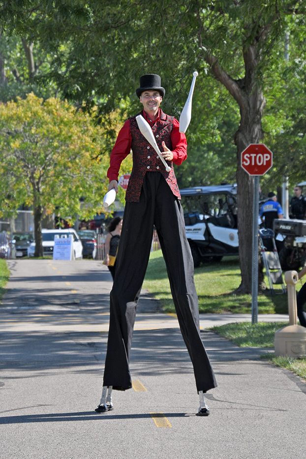Dave Willacker Stilt Walking